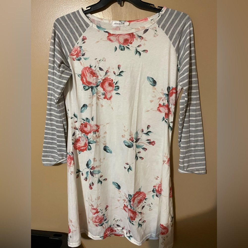 Moking Top Floral Striped Sleeved Dress New without Tags